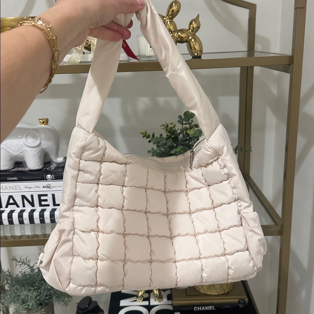 Puffer Quilted Shoulder Bag - Picture 11 of 14